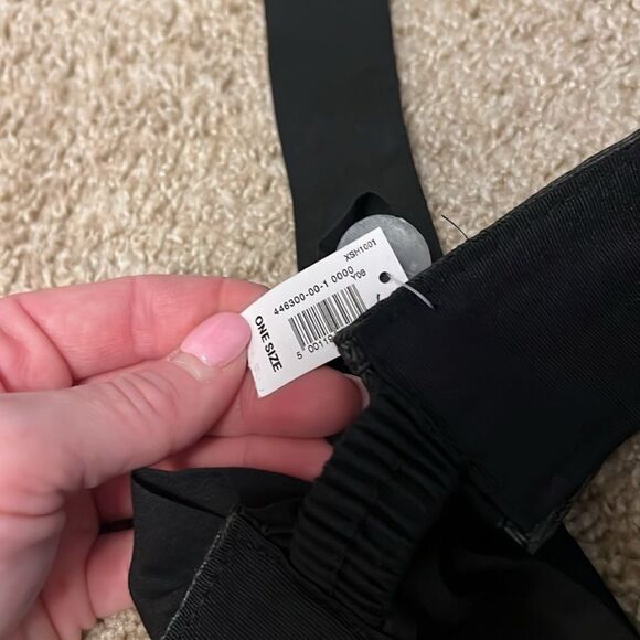 Gap hat  - Picture 3 of 3